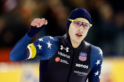 Jordan Stolz Breaks Track Record in Direct 1000m Race Against Jenning de Boo at Thialf