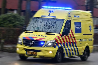 Brommerrijder in botsing met auto in Schalkhaar