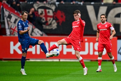 FC Twente opent fel in inhaalwedstrijd tegen Telstar en laat grote kans onbenut