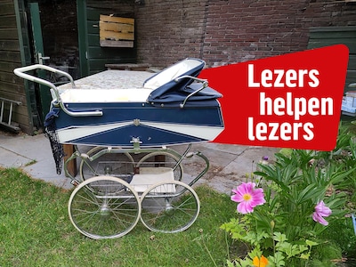 Corina hoopt op een babyfoto en Ingeborg wil de kinderwagen doorgeven