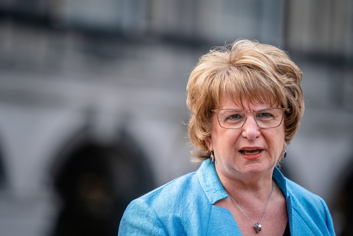 Voorzitter Mariette Hamer van de  commissie Toeslagen en Uithuisplaatsingen: „We hebben bij jullie blijvende trauma's gezien.”