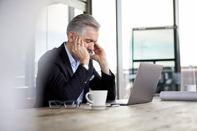 Bij de vergadering om 08.30 uur viel financial controller Bernd door de mand: hij drinkt 8 glazen per avond