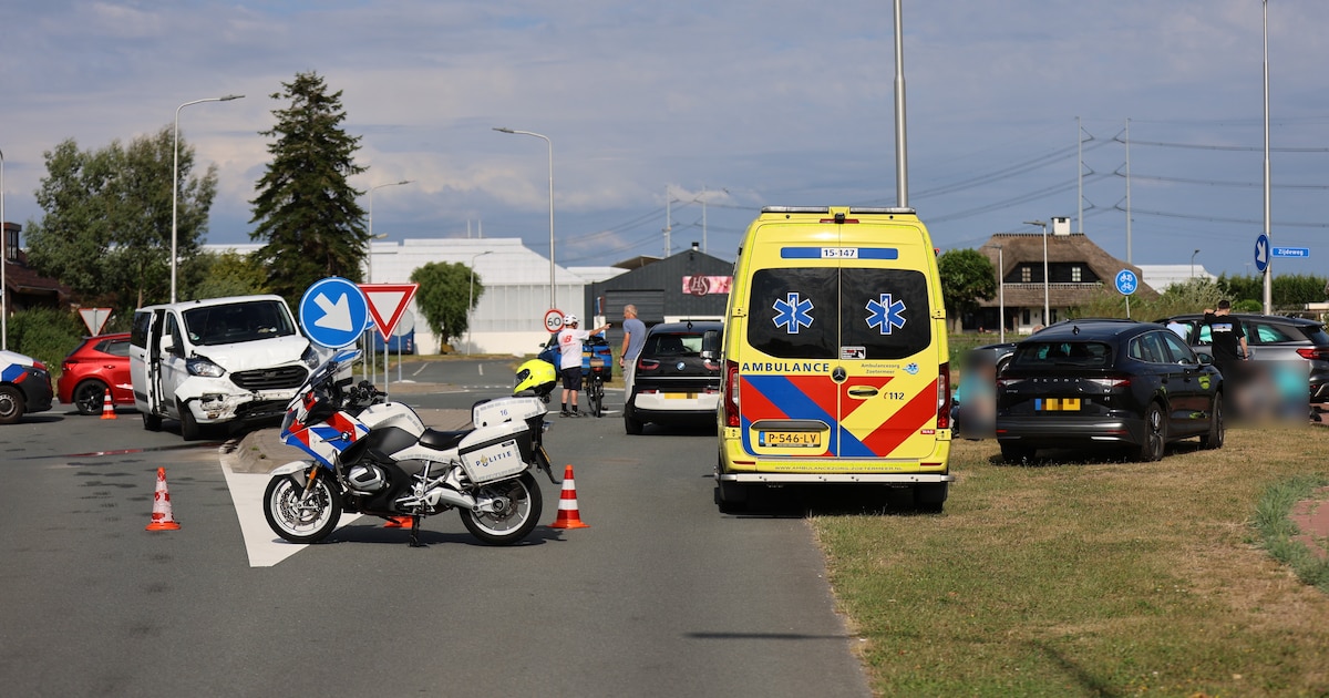 Drie auto's betrokken bij ongeluk op kruising in Pijnacker