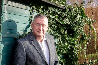 Trainer Gilbert de Wildt (69) wil na rampjaar gewoon weer het veld op: ‘Ik sterf van de honger’