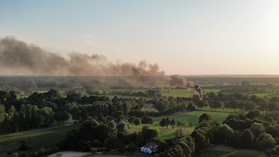Rookpluim van caravan in wijde omgeving Zelhem te zien