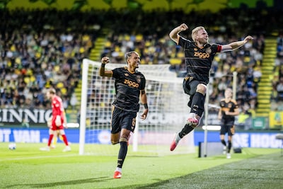 Ajax walst in laatste halfuur over Fortuna heen, hoofdrol voor basisdebutant Thilo Kehrer
