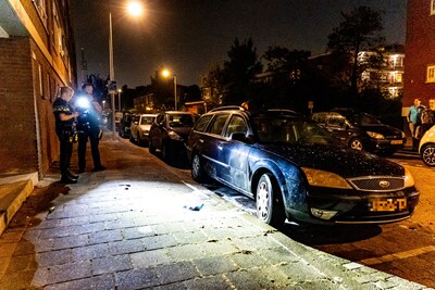 Schade aan auto na korte brand op Sint-Annalandstraat in Rotterdam