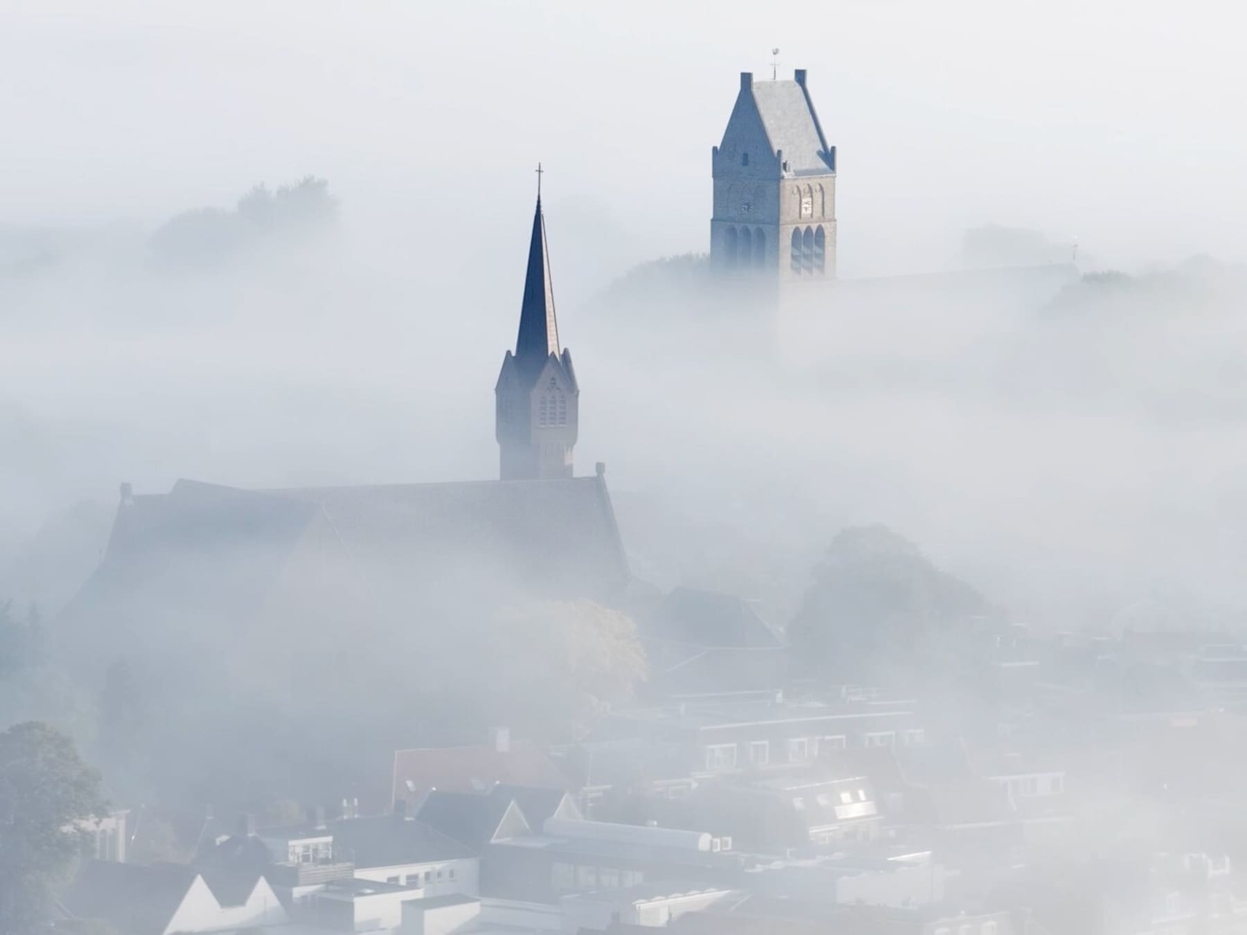 KNMI waarschuwt voor mist in groot deel van het land, daarna breekt de zon snel door