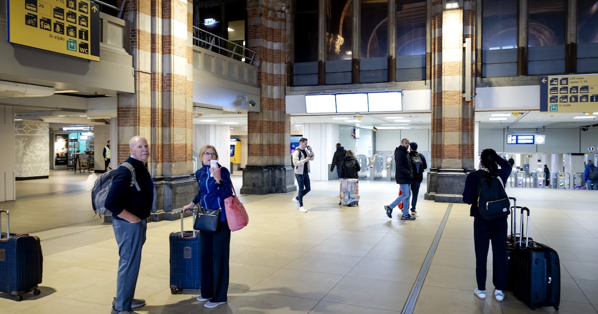 Tot 13.00 geen treinen tussen Amsterdam en Utrecht door blikseminslag
