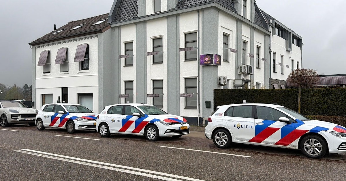 Politie valt sauna binnen in Lemiers na meldingen van drugs en wapens