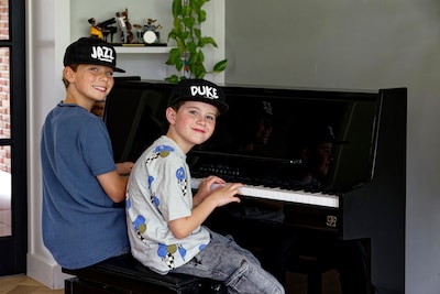 Broertjes Jazz (12) en Duke (8) gaan natúúrlijk naar Jazz in Duketown