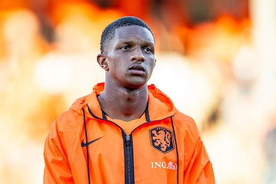 ‘Dat zou een schande zijn’: EK dreigt aan Jong Oranje en aanvoerder Givairo Read voorbij te gaan