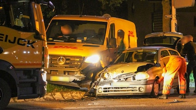 Gewonde bij botsing tussen auto en bestelbus in Oss