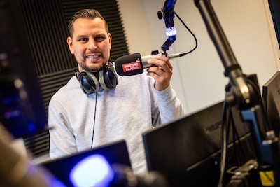 serie-afgekocht-adr-jg20251022-004-dordrecht-bram-de-waard-in-zijn-studio