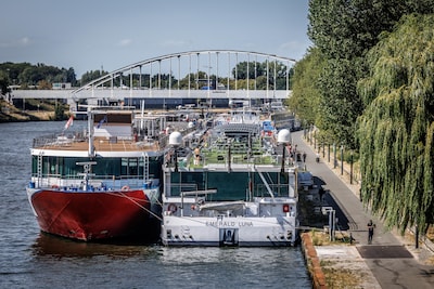 Gestrande cruiseschepen in Utrecht betalen geen liggeld en niet voor stroom: hoe zit dat?