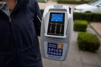 Driehonderd vrijwilligers op pad voor Goede Doelen Week Rooi