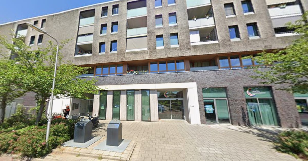 Kantoor Woningstichting Nieuwkoop sluit drie dagen voor onderhoud aan parketvloer