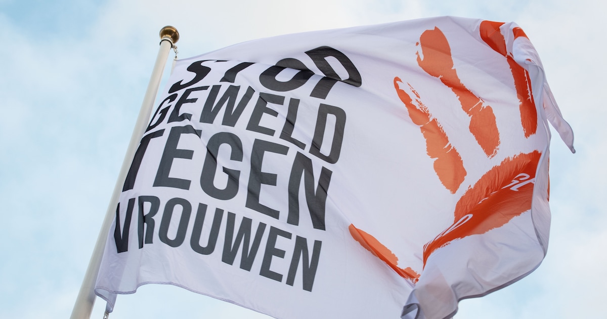 College hijst vlag voor Orange the World in Ouder-Amstel: ook bijeenkomst 'Het mannengesprek'