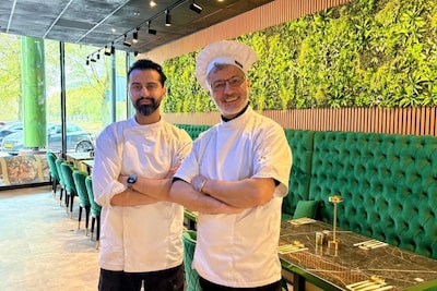Naqib en Atiq hebben een Afghaans restaurant in Zwolle: 'Een gast kwam zelfs speciaal uit Dubai'