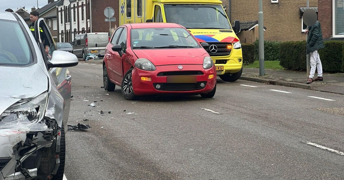 Drie personen behandeld na ongeval op de Dorpstraat in Spaubeek