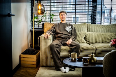 op-7-november-werd-youri-van-het-zebrapad-gereden-aan-de-mariniersweg-vond-op-de-mariniersweg-ter-hoogte-van-de-kruising-met-de-vogelenzang-in-rotterdam-een-aanrijding-plaats-tussen-een-auto-en-een-voetganger-deze-29-jarige-youri-uit-rotterdam-raakte-hierbij-zwaargewond-de-automobilist-is-na-de-aanrijding-doorgereden-foto-frank-de-roo