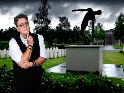 De graven vertellen geen verhalen, maar hun namen fluisteren nog