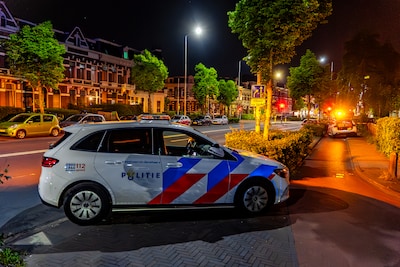 Duo spreekt man aan op vernielen van auto’s in Nijmegen, even later worden ze gestoken met een mes