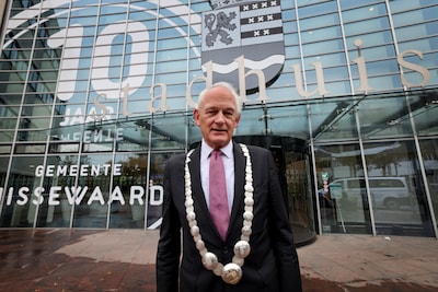 Burgemeester is duidelijk: ‘Geen geschikte plek in Nissewaard? Dan geen azc’