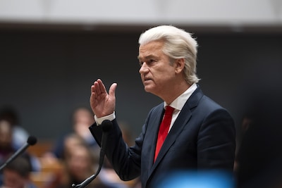Wilders beleeft zomer aan de zijlijn, andere PVV-geledingen kiezen eigen koers