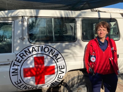 Traumachirurg Geertje Govaert geprezen om werk in Gaza en uitgeroepen tot Woman of the Year 2025