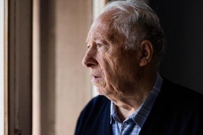 Gezocht: verhalen van mensen die na het verlies van hun partner alleen verder gingen