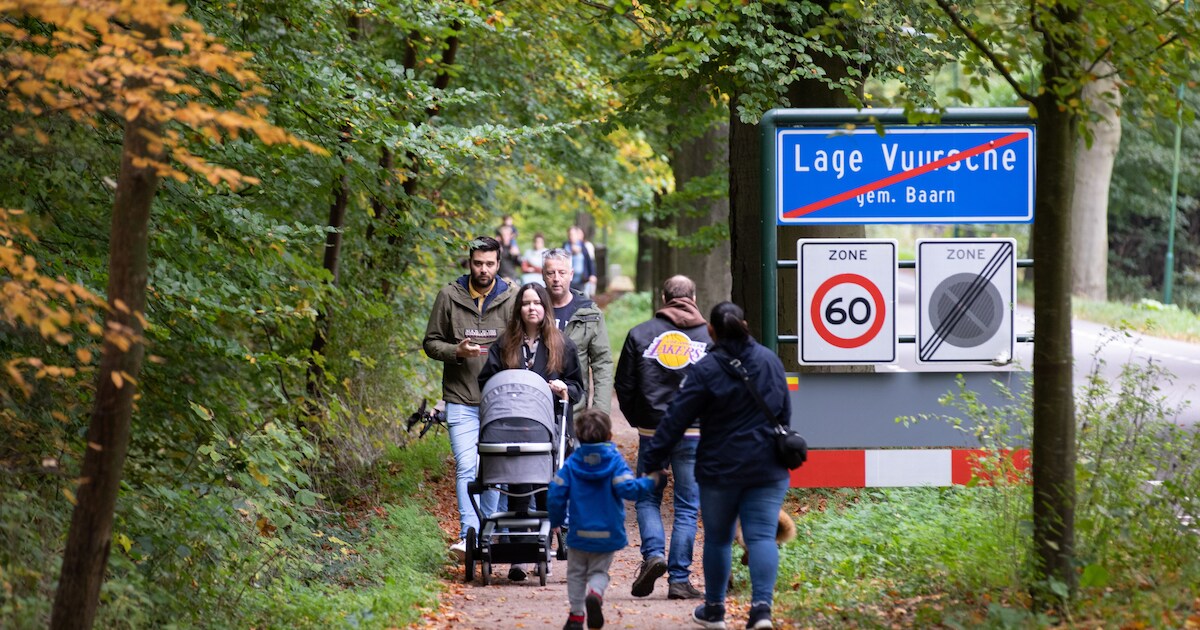 Lage Vuursche weekend na weekend op slot vanwege massa's wandelaars: ‘Horeca en bewoners de dupe’ | 