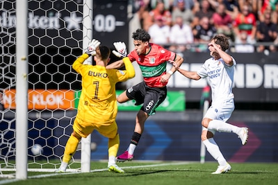 Problemen voor defensief kwetsbaar NEC: Telstar verdubbelt marge in eerste helft