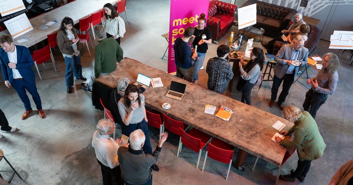 Magere opkomst bij inloopbijeenkomst over asielopvang: is de zwijgende meerderheid onverschillig gew