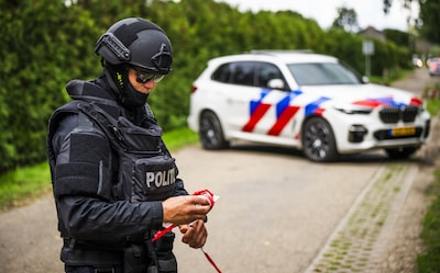 Groep van 32 mensen verdacht van moord op beveiliger Berry (51), OM maakt nationaliteiten bekend