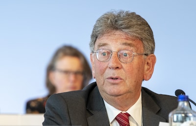 Oud-PvdA-politicus en ex-burgemeester Jacques Wallage (79) overleden