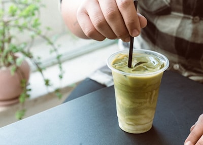 Treat yourself! Hier in Breda haal je 6 x iced matcha