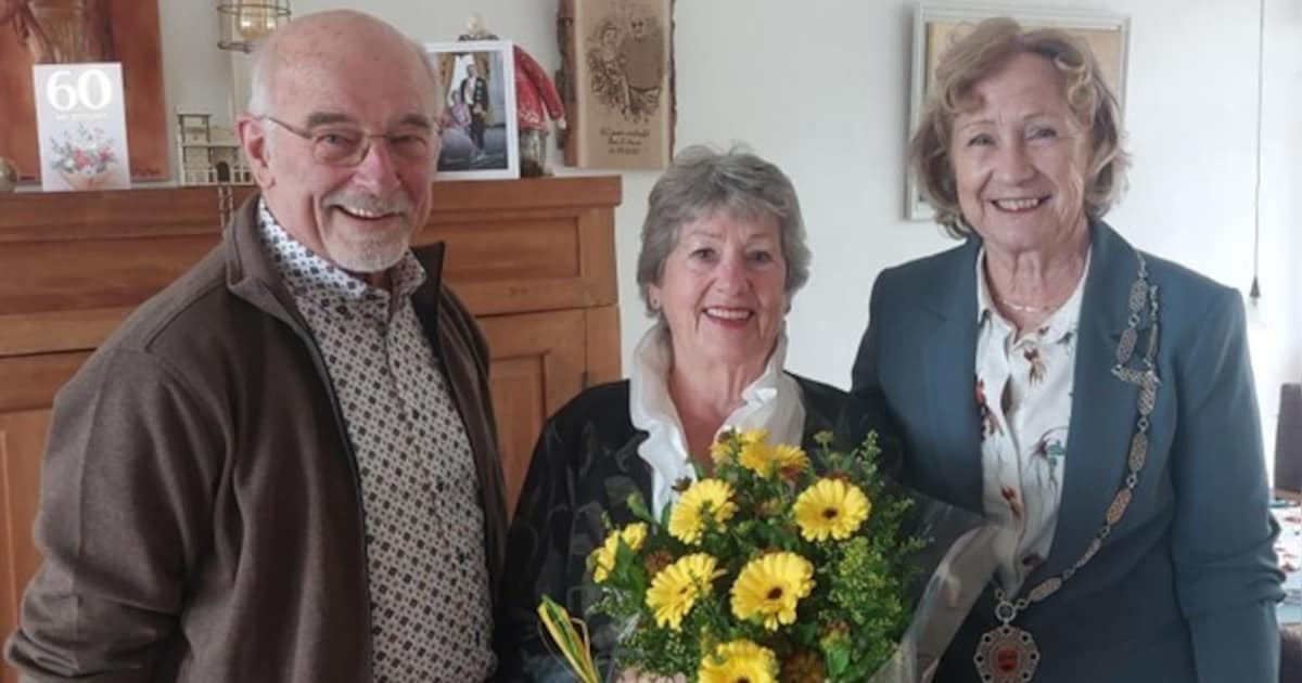 Diamanten bruidspaar Snijder-Zonneveld in Ouder-Amstel krijgt bezoek