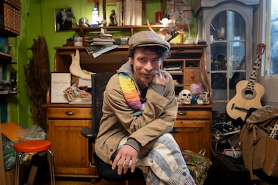 Jeroen (39) werkte tien jaar aan album met eigenzinnige Tom Waits-vertalingen