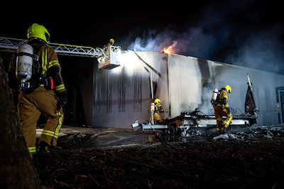 Gloednieuw pand Baroeg getroffen door brand: vuur overgeslagen