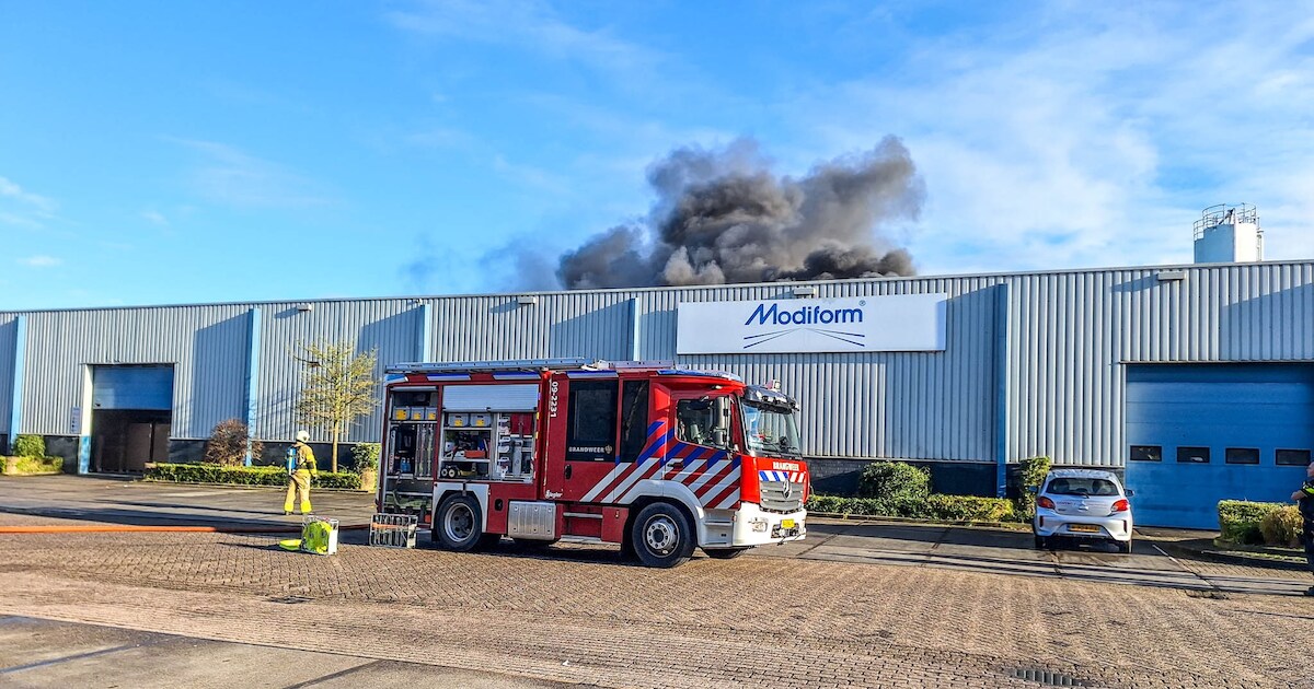Grote brand bij Modiform in Leusden: forse rookontwikkeling | Leusden ...