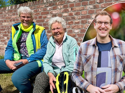 Mariet en Wil zijn ‘ouderwetse’ fietsers: ze nemen broodje kaas en koffie mee en plassen tussen de m
