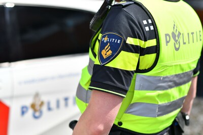 Explosie bij portiekflat in Rotterdam, politie doet onderzoek
