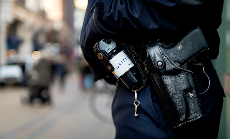 Agent lost per ongeluk schot bij aanhouding: ‘Geen verband met zaak ...