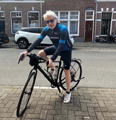In 70 dagen fietst 70-jarige Cees uit Utrecht de ‘langste Tour ooit’: ‘5700 kilometer, stil zitten i