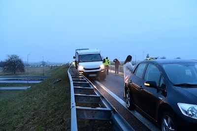 Auto en busje botsen op de N50: lange file bij Kampen