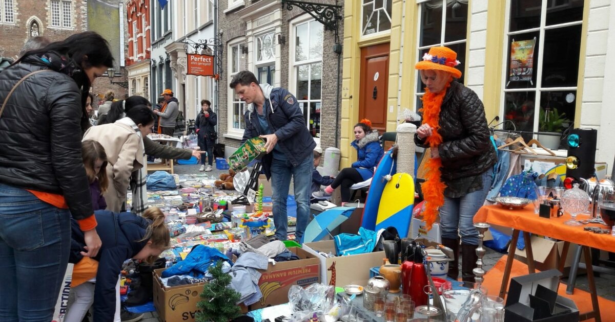 Fiets parkeren, plassen en meer: 5 x onmisbare tips voor Koningsdag in Bergen op Zoom