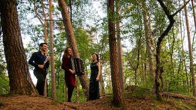 Linnaeus Trio speelt 'Watersonate' in Tuin de Lage Oorsprong in Oosterbeek