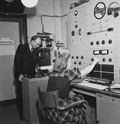 Hoe Philips en verzetsmensen een geheime zender bouwden onder de ogen van de Duitsers: ‘Houd moed’