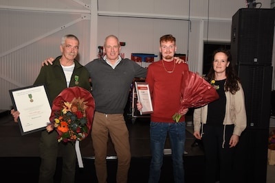Burgemeester reikt medailles uit bij brandweeravond in Tynaarlo